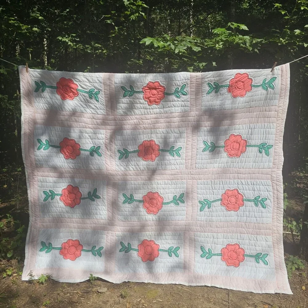 Vintage Handmade Floral Appliqué Full Size Quilt - Likely 1940s - 85x74